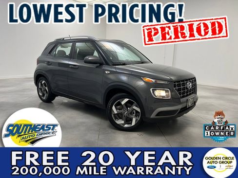 Used 2025 Hyundai Venue SEL FWD image 1