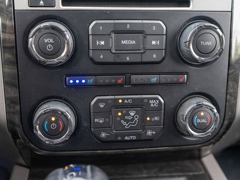 Used 2016 Ford Expedition Limited w/ Equipment Group 301A AWD/4WD image 21