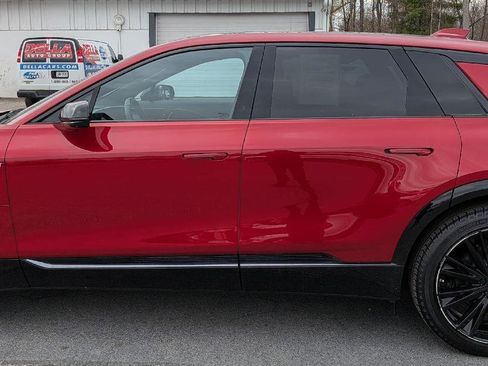 Used 2025 Cadillac Lyriq Sport AWD/4WD image 7