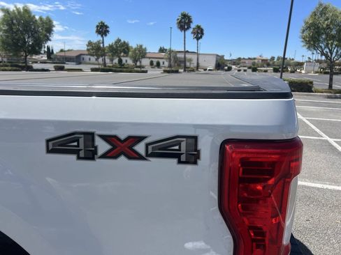 Used 2018 Ford F250 XL w/ Power Equipment Group AWD/4WD image 3