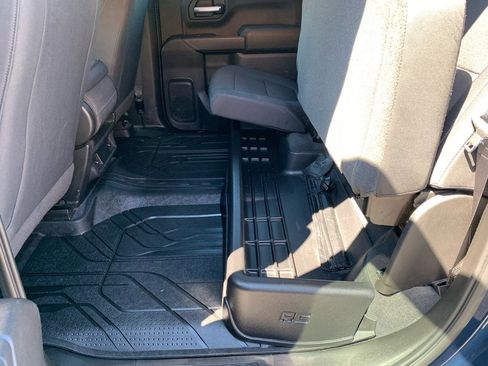 Used 2019 Chevrolet Silverado 1500 Custom w/ Custom Convenience Package image 12