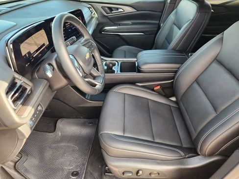 Certified 2026 Chevrolet Traverse LT AWD/4WD image 13
