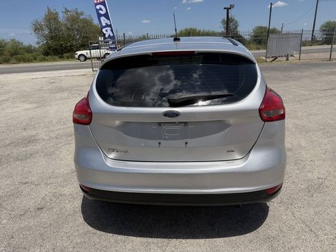 Used 2018 Ford Focus SE FWD image 5