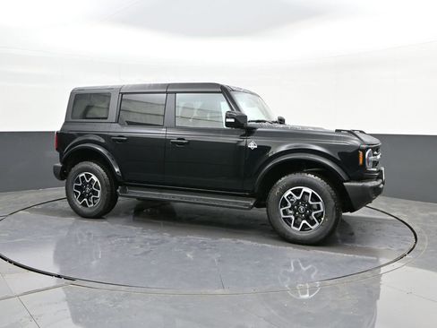 New 2025 Ford Bronco Outer Banks image 17