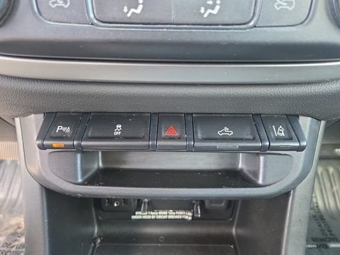 Used 2022 Chevrolet Colorado LT w/ Fleet Safety Package RWD image 26