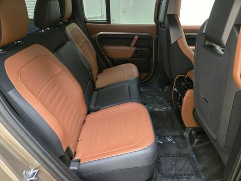 Used 2025 Land Rover Defender 110 AWD/4WD image 26