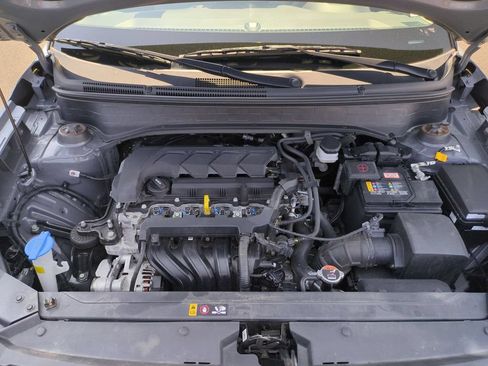 Used 2025 Hyundai Venue SEL FWD image 35