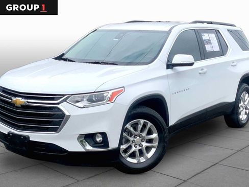 Used 2020 Chevrolet Traverse LT w/ Driver Confidence II Package AWD/4WD image 1