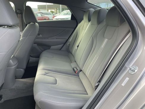 Certified 2023 Hyundai Elantra SEL FWD image 3