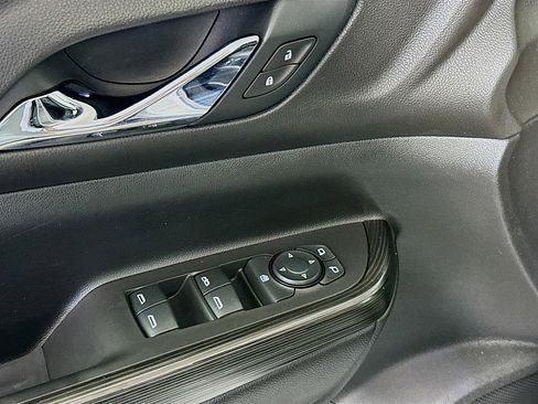 Used 2019 GMC Acadia SLT AWD/4WD image 19