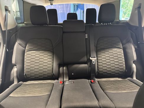 Used 2024 Nissan Pathfinder SV FWD image 35