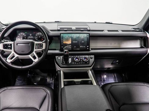 Used 2025 Land Rover Defender 110 S image 5
