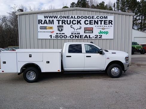 New 2026 RAM 3500 Tradesman w/ Chrome Appearance Group image 2
