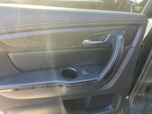 Used 2014 GMC Acadia SLT image 12