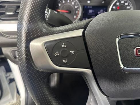 Used 2021 GMC Acadia SLE image 15