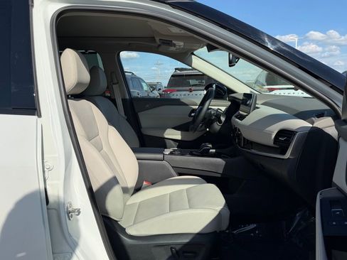 Used 2025 Nissan Rogue SL w/ Tech Package AWD/4WD image 25