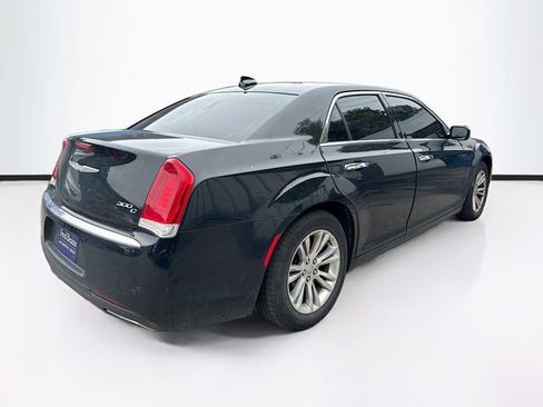 Used 2016 Chrysler 300 C RWD image 7
