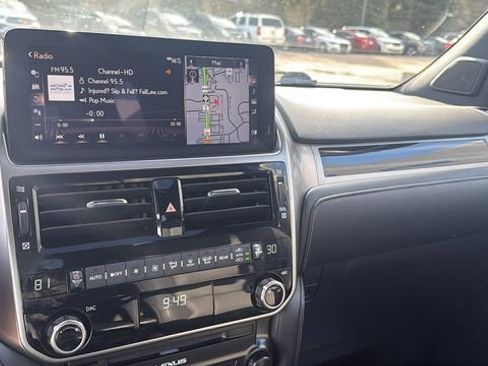 Used 2023 Lexus GX 460 Premium w/ Accessory Package AWD/4WD image 31