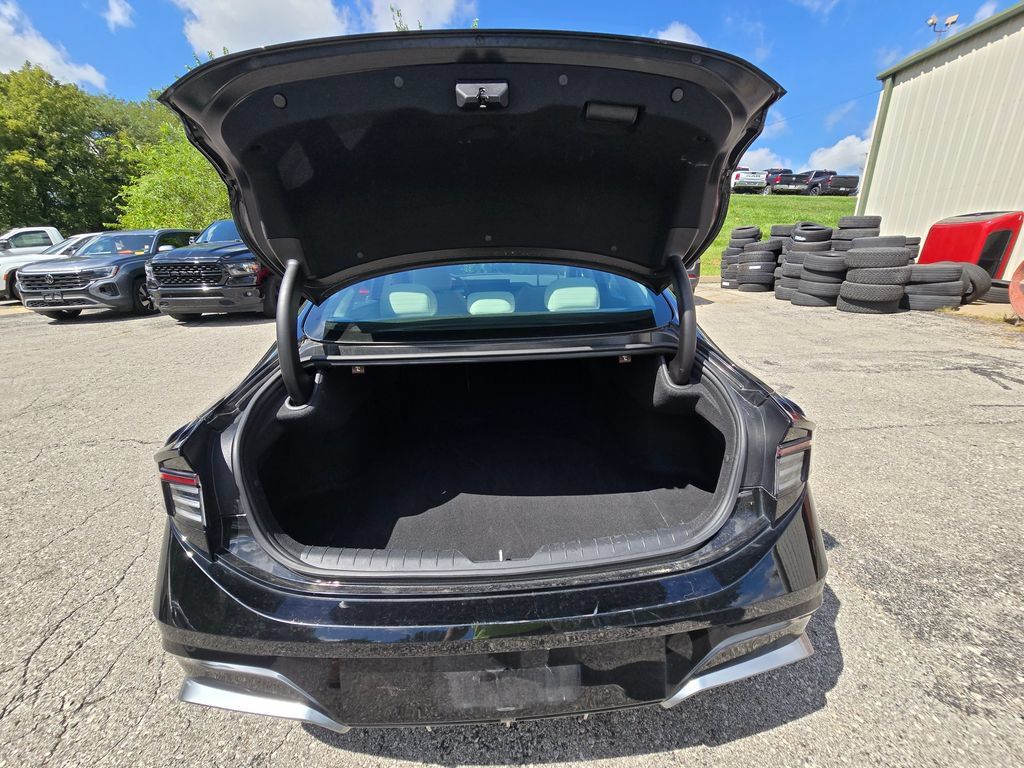 Used 2025 Hyundai Sonata SEL FWD image 25
