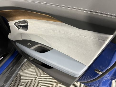 Used 2024 Audi e-tron GT Premium Plus image 38