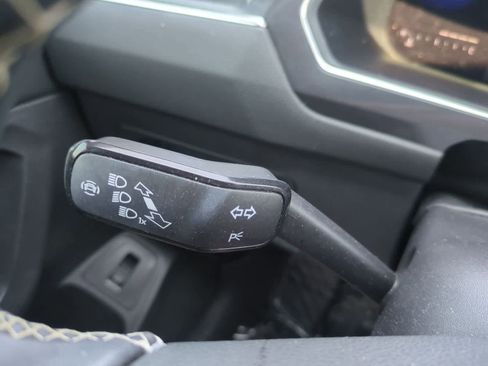 Used 2022 Volkswagen Tiguan SE FWD image 25