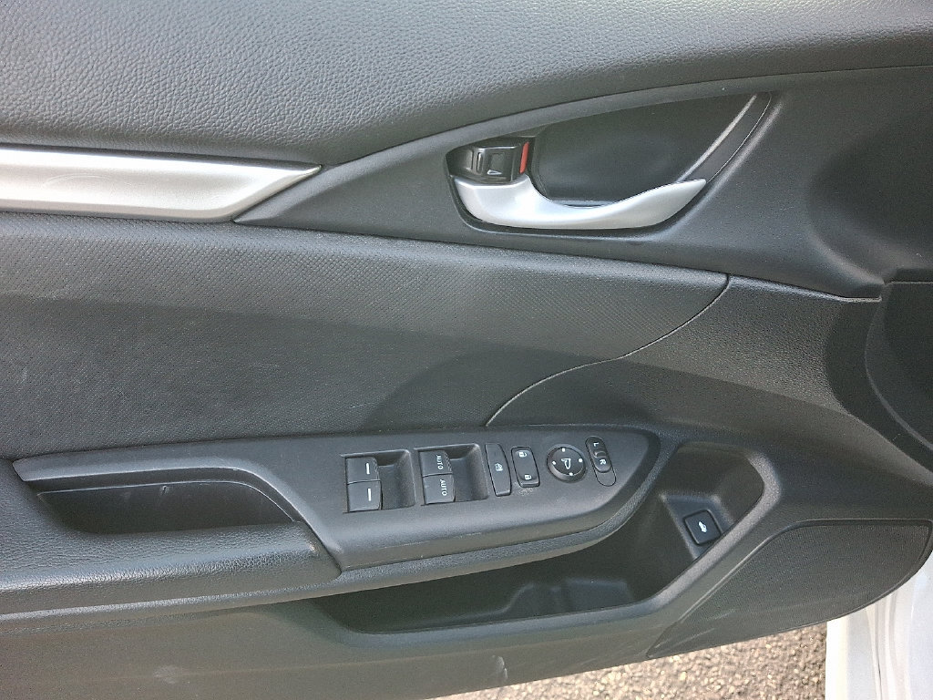 Used 2020 Honda Civic Sport image 11