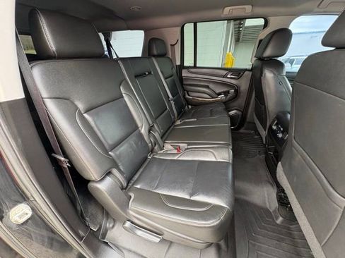 Used 2018 Chevrolet Suburban LT RWD image 33