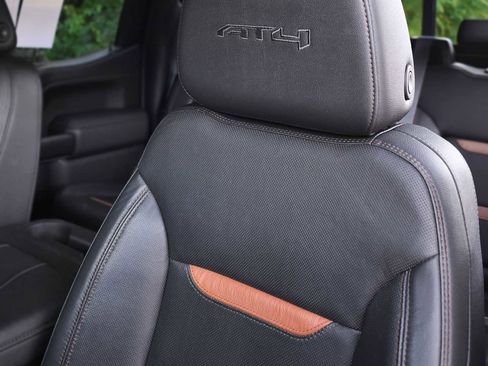 Used 2021 GMC Sierra 1500 AT4 w/ AT4 Premium Package image 11