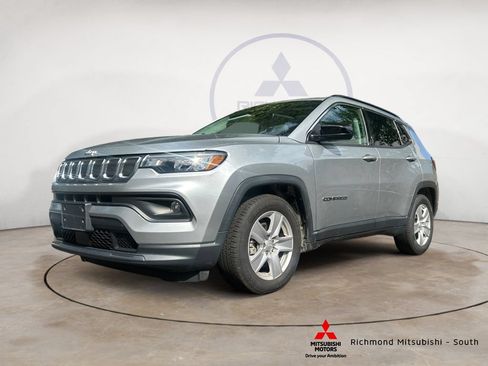 Used 2022 Jeep Compass Latitude w/ Sun and Sound Group FWD image 4