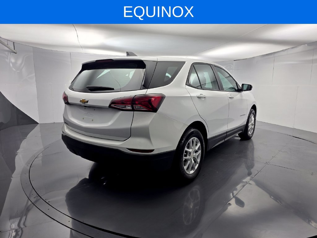 Used 2023 Chevrolet Equinox LS w/ Driver Confidence II Package FWD image 6