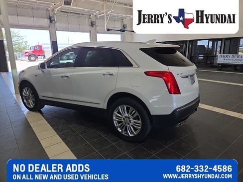 Used 2017 Cadillac XT5 Premium Luxury w/ LPO, Wheel Lock Package FWD image 6
