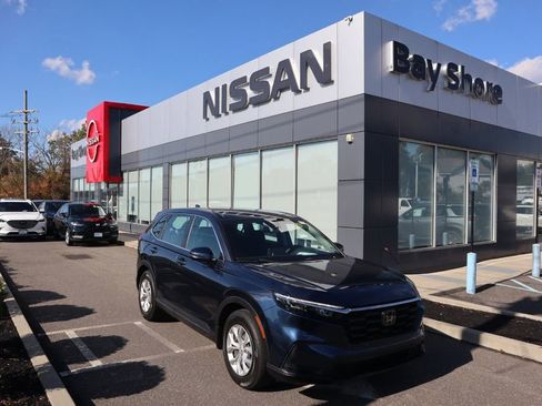 Used 2024 Honda CR-V LX image 2