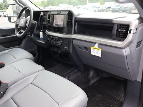 Used 2025 Ford F550 4x4 Crew Cab Super Duty image 32