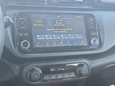 Used 2022 Nissan Kicks SV image 14