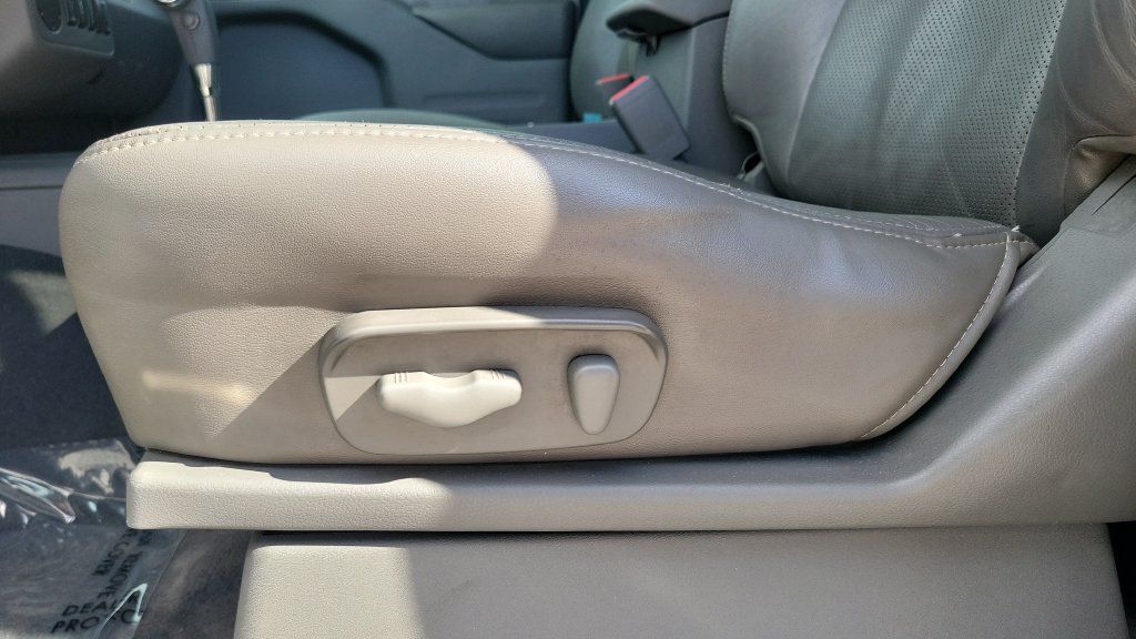 Used 2019 Nissan Frontier SL RWD image 16