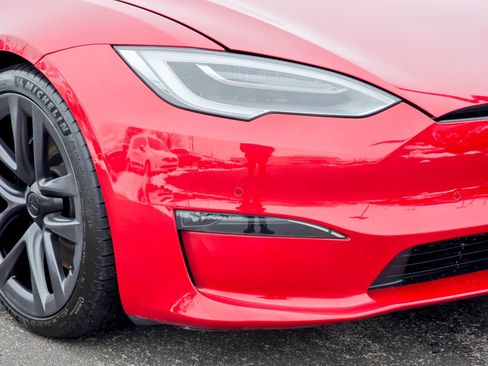 Used 2021 Tesla Model S Plaid image 4