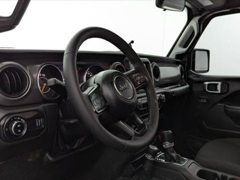 Used 2023 Jeep Gladiator Sport AWD/4WD image 23