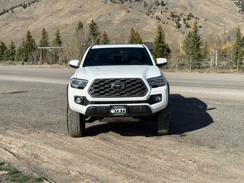Used 2023 Toyota Tacoma TRD Off-Road w/ TRD Premium Off Road Package image 7