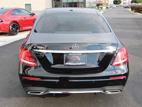Used 2017 Mercedes-Benz E 300 4MATIC image 7