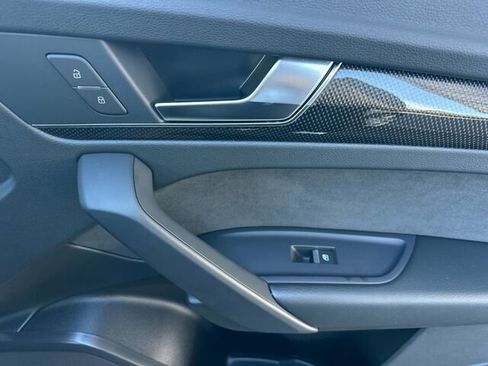 Used 2022 Audi SQ5 Premium image 22