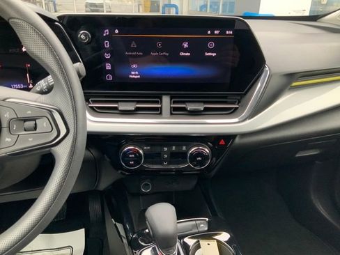 Used 2025 Chevrolet Trax LT image 22