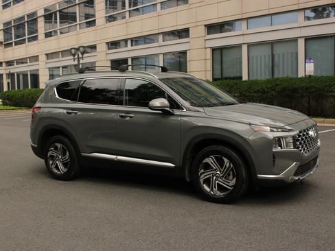 Used 2022 Hyundai Santa Fe SEL FWD image 2