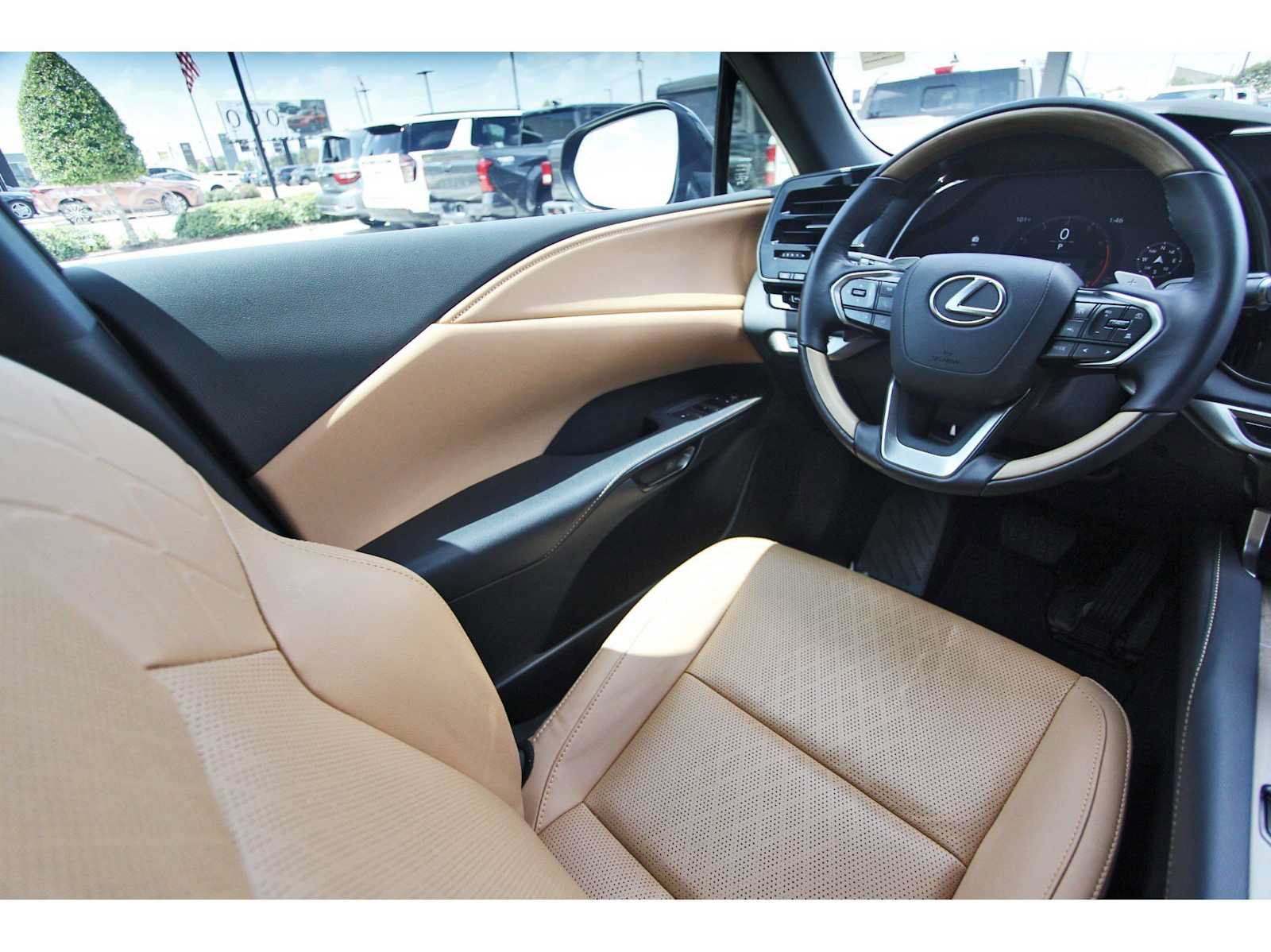 Used 2025 Lexus RX 350 Premium Plus FWD image 6