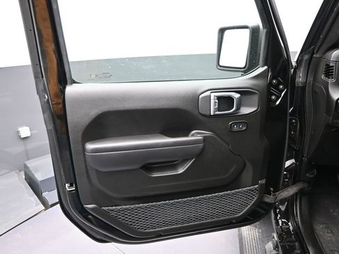 Used 2026 Jeep Wrangler Sport image 11