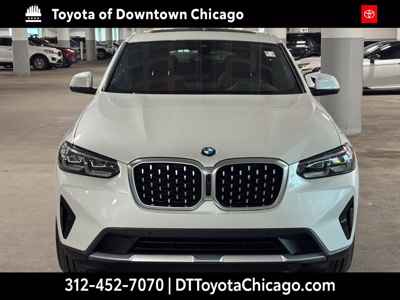 Used 2025 BMW X4 xDrive30i AWD/4WD image 3