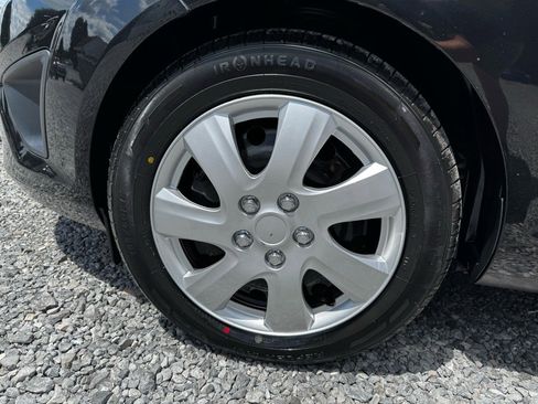 Used 2012 Ford Fiesta SE image 8