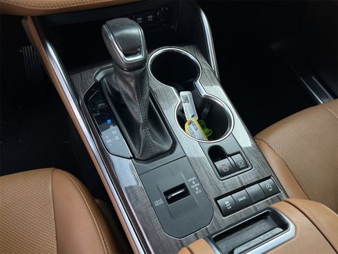 Used 2021 Toyota Highlander Platinum image 17