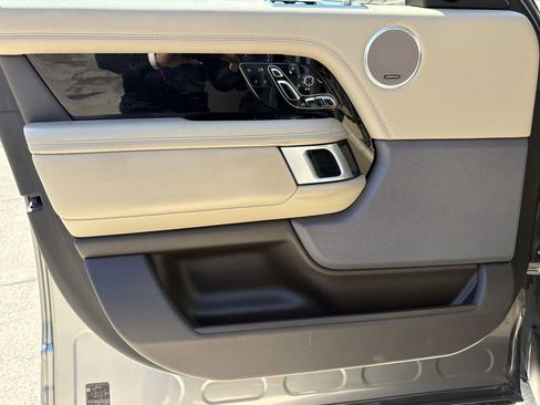 Used 2020 Land Rover Range Rover HSE image 10