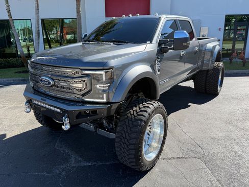 Used 2022 Ford F450 Platinum w/ FX4 Off-Road Package image 19