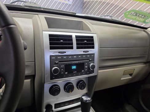 Used 2008 Dodge Nitro SLT w/ Convenience Group RWD image 17